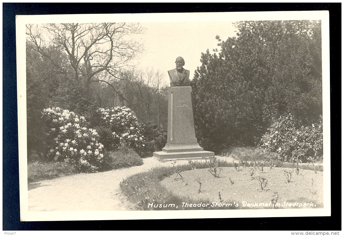 Husum, Theodor Storm's Denkmal Im Stadtpark / Postcard Not Circulated - Husum