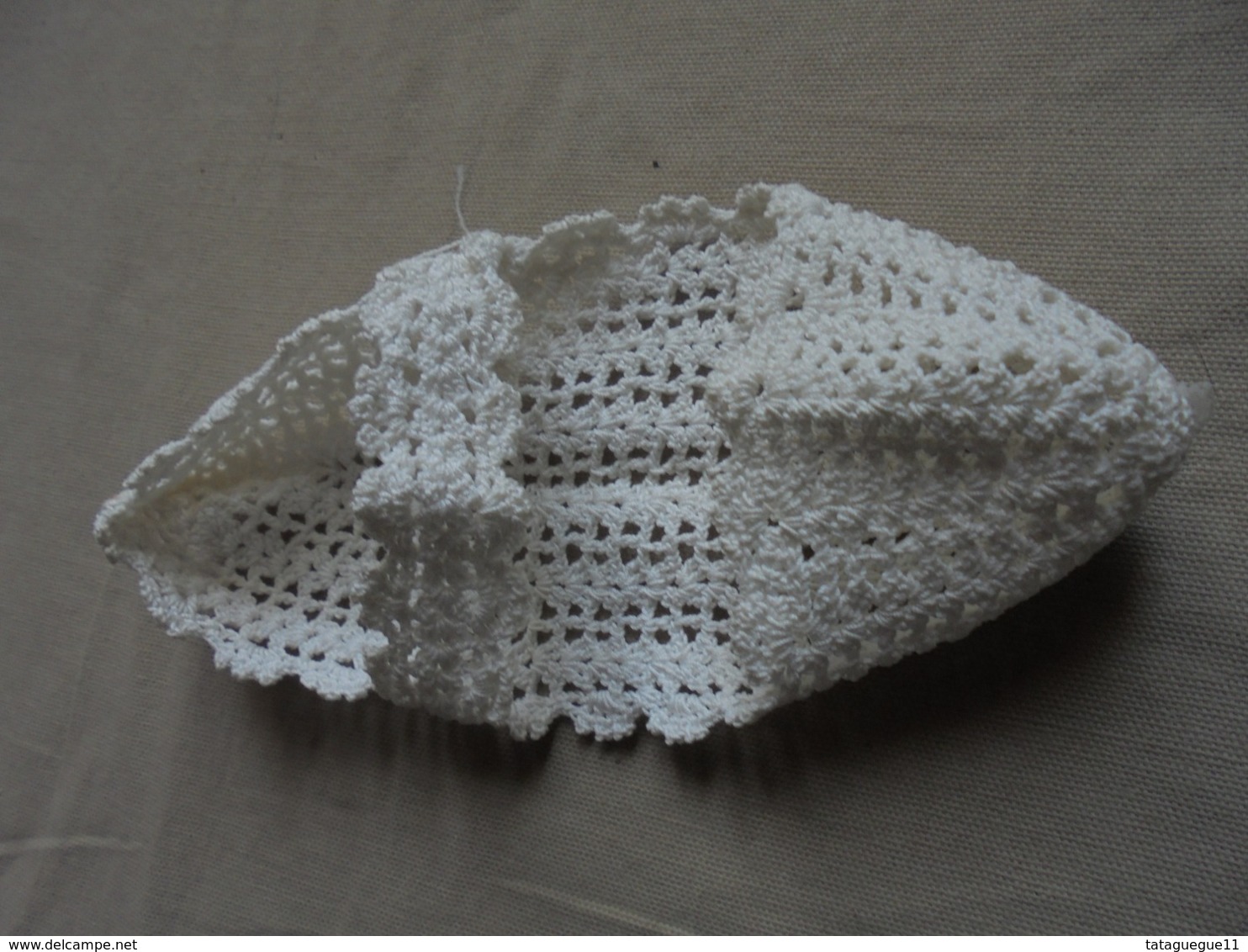 Ancien - Petit Chausson Pour Sabot En Crochet Coton Perlé Blanc - Dentelles Et Tissus