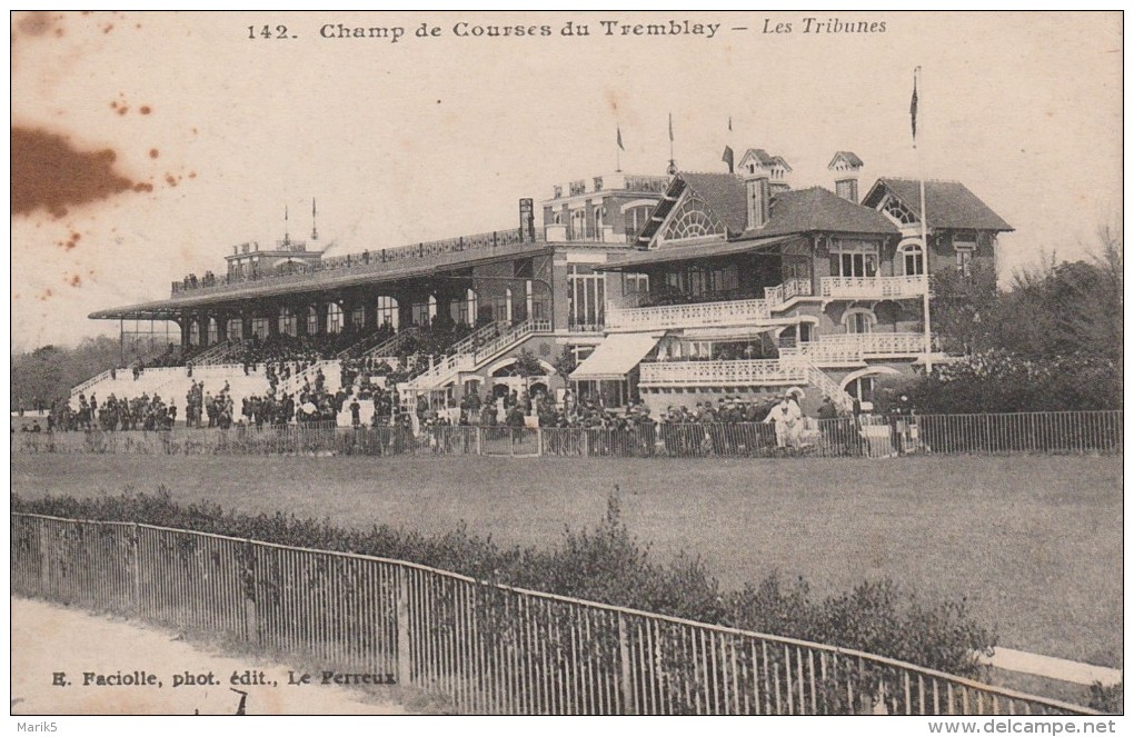 TREMBLAY Champ De Courses , Tribunes - Tremblay En France