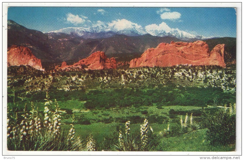 Pikes Peak And Gateway To Garden Of The Gods, Near Colorado Springs, Colorado - Colorado Springs