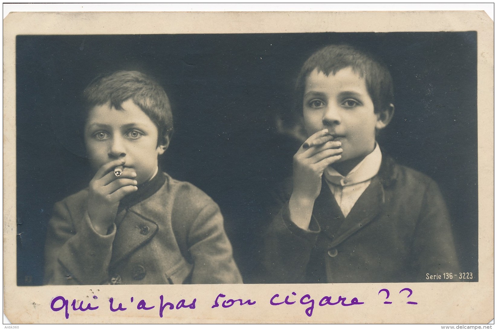 CPA ENFANTS Qui N 'a Pas Son Cigare Humour Enfants Fumant Le Cigare - Humorvolle Karten