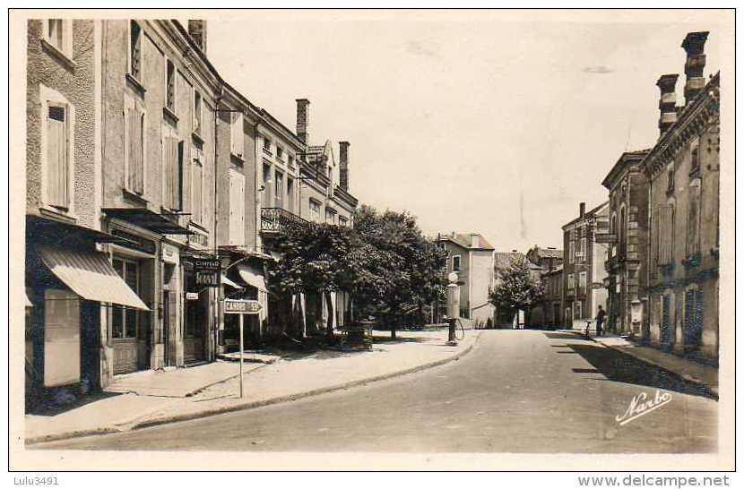 CPA - LIBOS (47) - Aspect De L'Avenue De Fumel Dans Les Années 40 - Libos