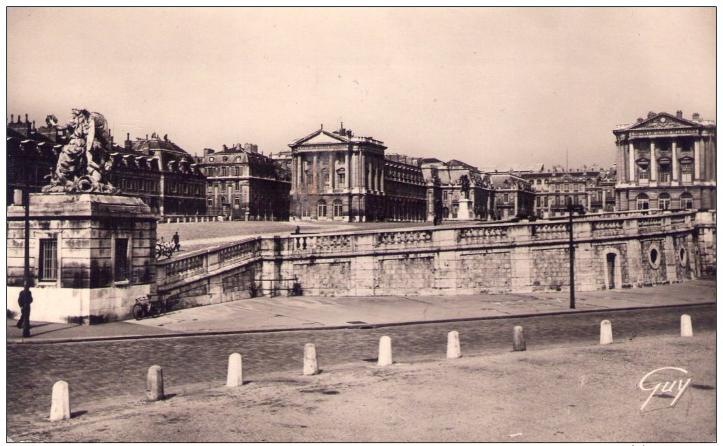 00 - CHATEAU - VERSAILLES - 1957 - N/B - André LECONTE - Castillos