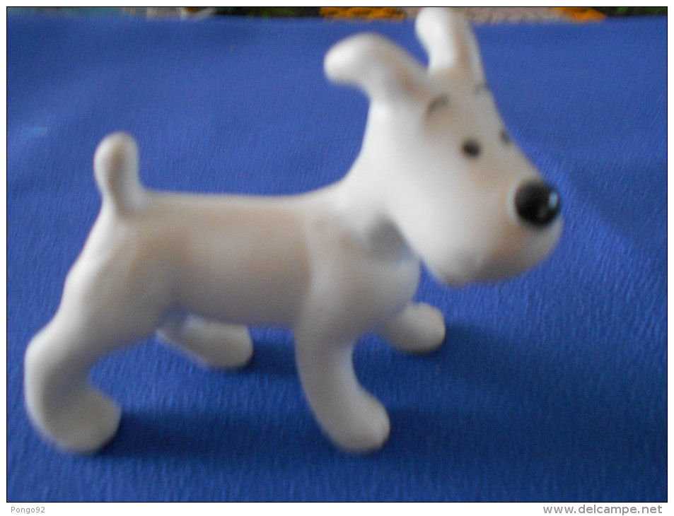 Statuette  De MILOU (TINTIN), Porcelaine Non Vernissée à L´échelle Des Statuettes - Tintin