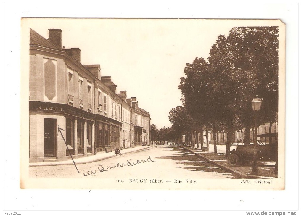 CPA 18 BAUGY Rue Sully Magasin Immeubles Voiture Années 1940 - Baugy