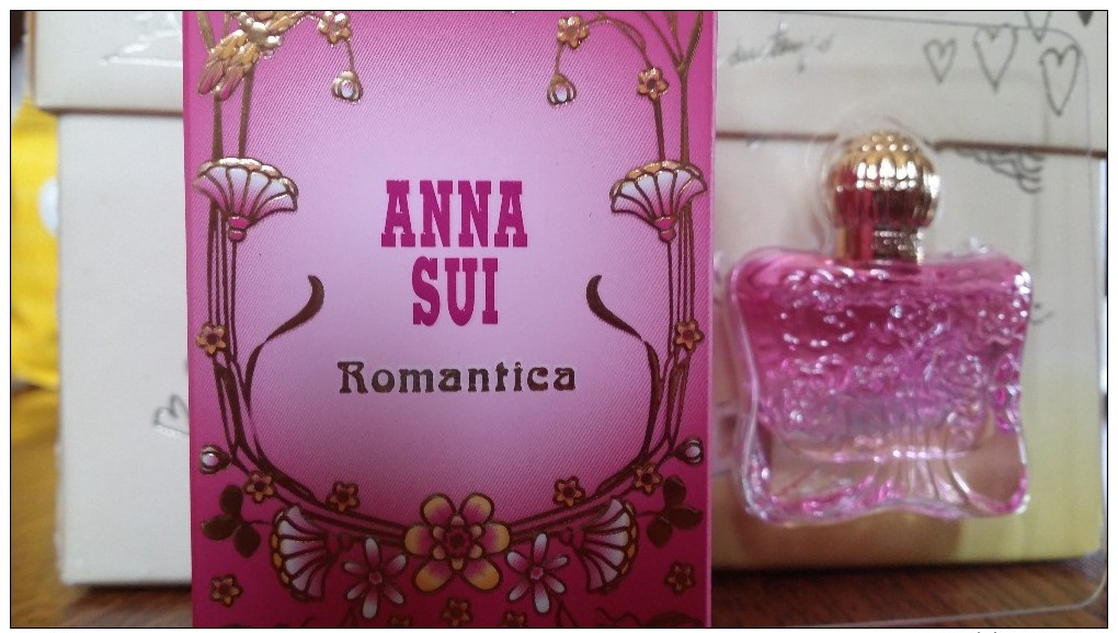 Miniature De Parfum Anna Sui Romantica Edt New 2016 Rare - Miniatures Femmes (avec Boite)