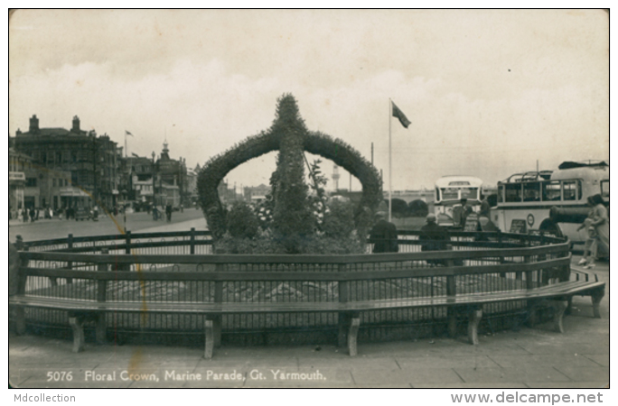 GB YARMOUTH / Floral Crown, Marina Parade / GLOSSY CARD - Great Yarmouth