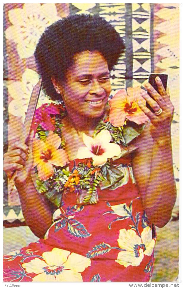 OCEANIE - ILES FIDJI - Fiji Islands Fidschi-Inseln - GETTING READY FOR THE DANCE Women And Her Coiffure CPSM Format CPA - Figi