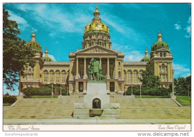 Iowa Des Moines Stae Capitol Building - Des Moines