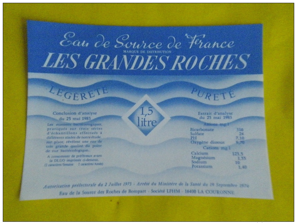 étiquette Neuve D'eau De Source De France Les Grandes Roches Années 80  1,5 Litre  Roches De Bompart 16 LA COURONNE - Sonstige & Ohne Zuordnung