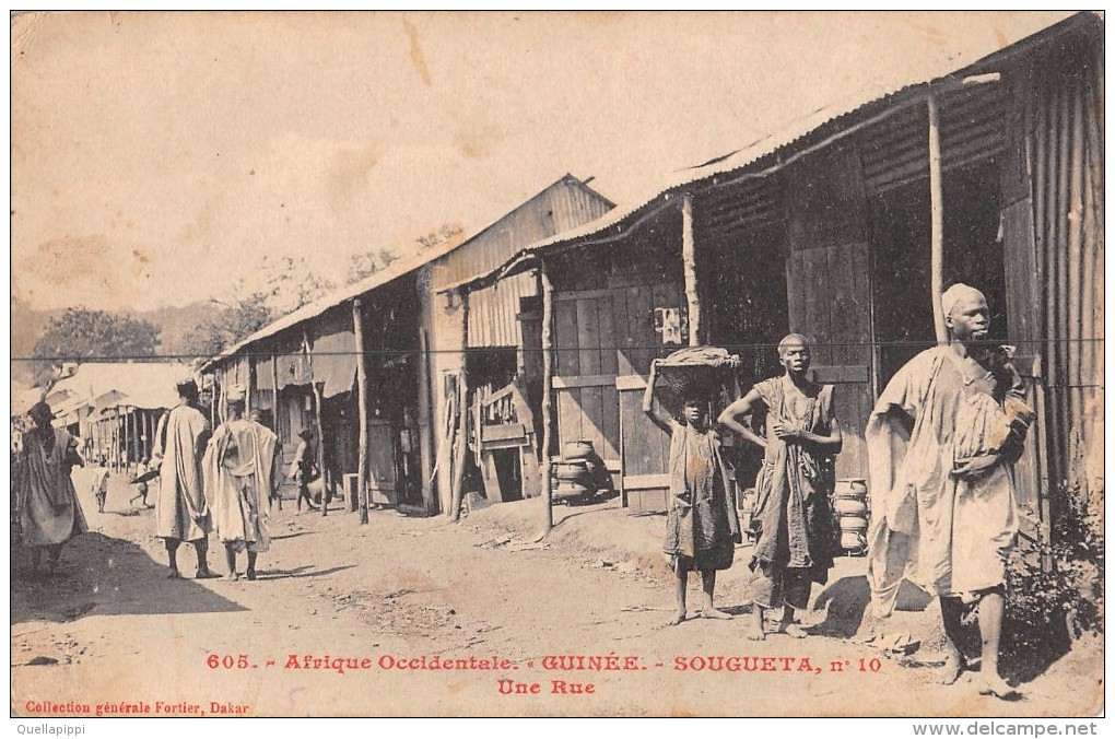 04452 "AFRIQUE OCCIDENTALE - GUINEE - SOUGUETA N° 10 - UNE RUE" ANIMATA. CART NON SPED - Guinea