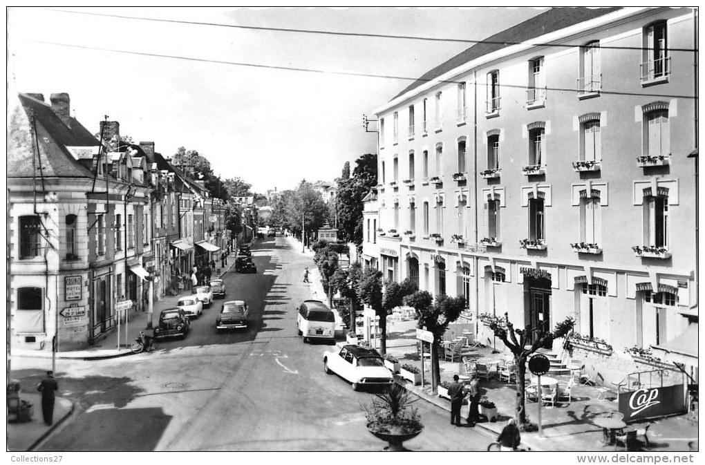 86-LA ROCHE-POSAY- L'HÖTEL ST ROCH- ET LE COURS PASTEUR - La Roche Posay