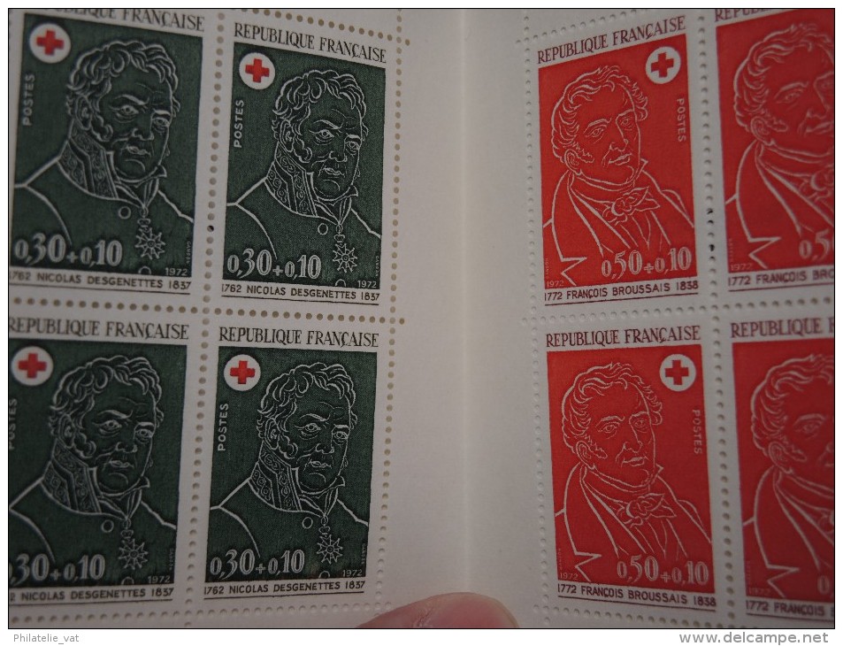 FRANCE - Lot de 10 carnets croix rouge complet - De 1967 à 1976  - Timbres neufs** - Lot N°16380