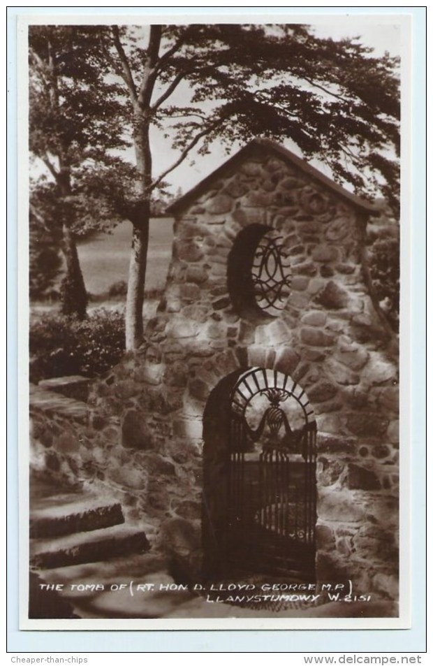 Llanystumdwy - Tomb Of Lloyd-George - Carmarthenshire