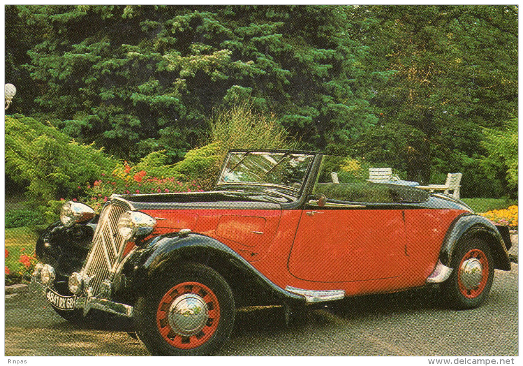 Traction Avant 1939 Cabriolet Citroen Voiture Auto à L'hotel Les Violettes à Thierenbach - Passenger Cars