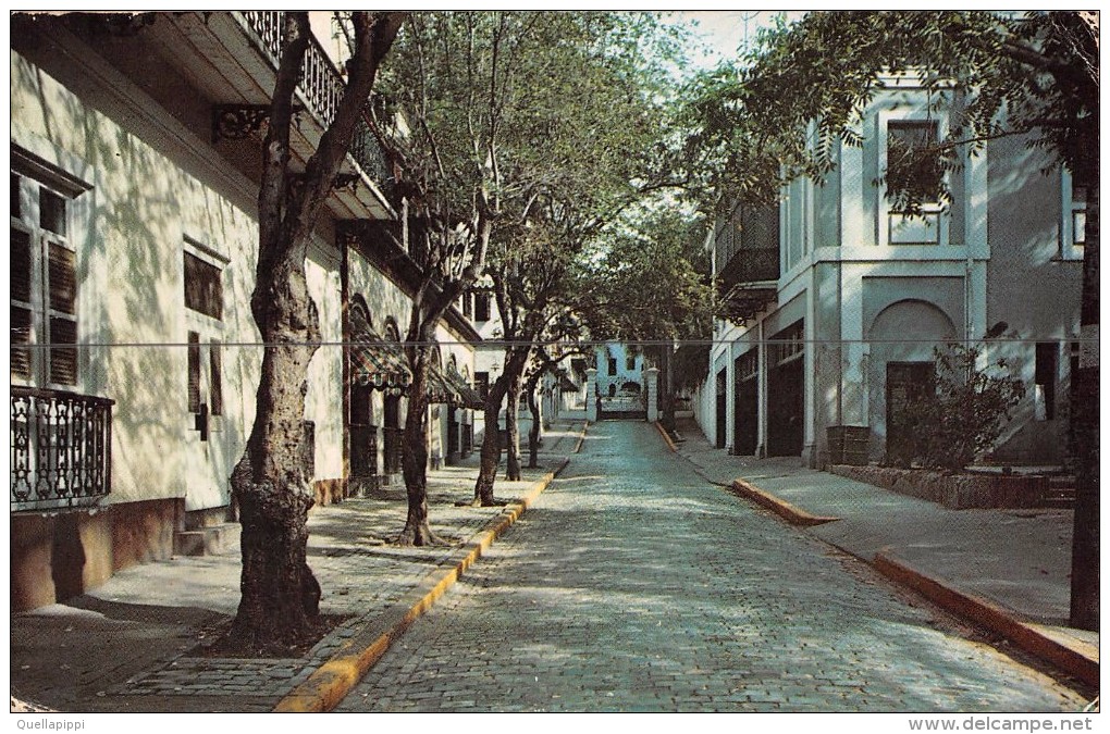 04455 "SAN JUAN - PORTO RICO - TYPICAL STREET SCENE - LEADING TO FORTALEZA" FOTO SUPPLY. CART SPED 1972 - Puerto Rico