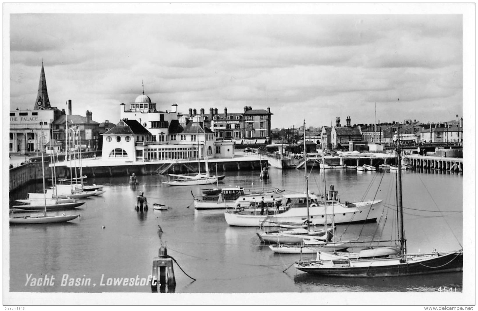 05662 "YACHT BASIN - LOWESTOFT" ANIMATA. CART. POST. ORIG.  NON SPEDITA - Lowestoft