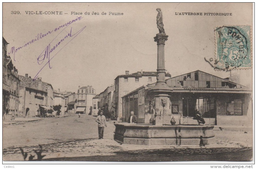 VIC LE COMTE  PLACE DU JEU DE PAUME - Vic Le Comte