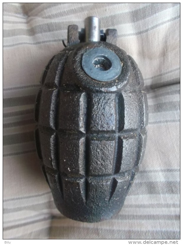 GRENADE MILLS DATE 1944 - Sammlerwaffen