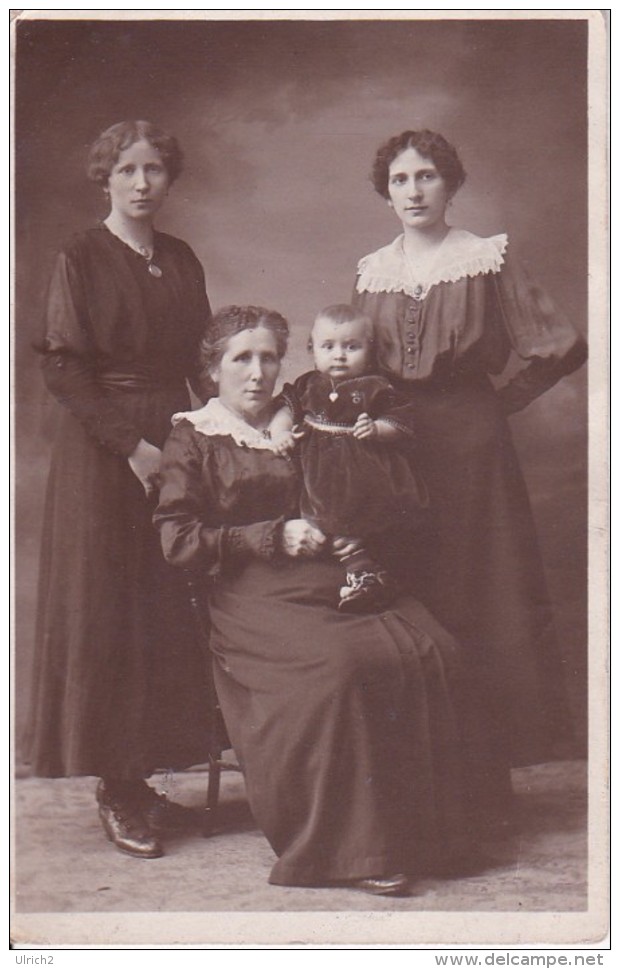 AK Frauen Mir Kleinkind - Ca. 1910 - Atelier Fleischer Berlin (23316) - Gruppi Di Bambini & Famiglie