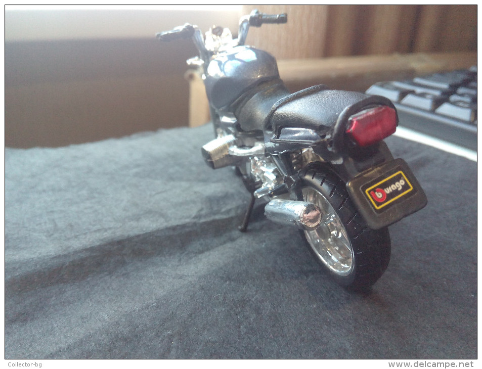 BMW BURAGO MOTORCYCLE RARE LOW PRICE DIECAST METAL WITH PLASTIC PICS - Motorräder