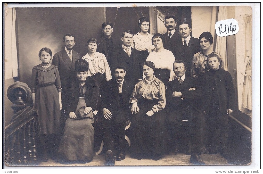 OYONNAX-- CARTE-PHOTO- DU BEAU MONDE AU MARIAGE A FERNAND A OYONNAX EN 1918-RECT/VERSO - Oyonnax