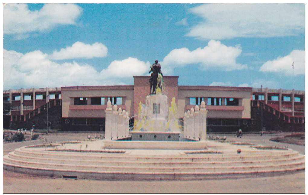 Monumento Ecuestre: Managua , Nicaragua , 1964 - Nicaragua