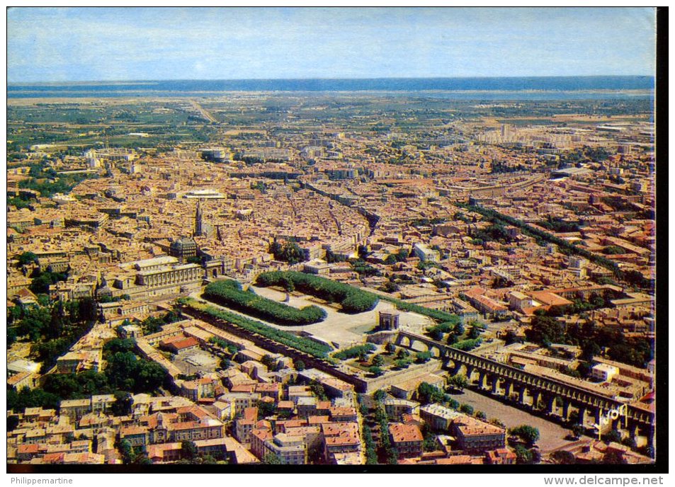 34 - Montpellier : Vue Générale, Au Premier Plan Le Jardin Du Peyrou Et Les Arceaux - Photo Aérienne Alain Perceval - Montpellier