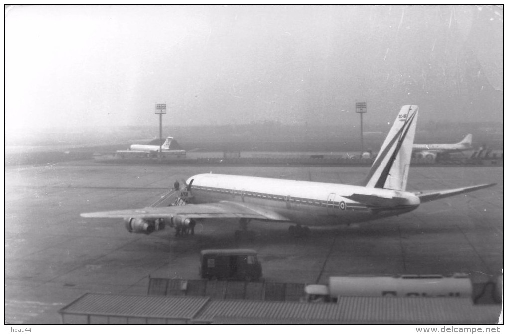 ¤¤   -  Cliché De L´Aéroport Du BOURGET (93)  - Avion " DC 8 - 55 F " Du GLAM (Armée Française)  -  Voir Description - Aerodrome