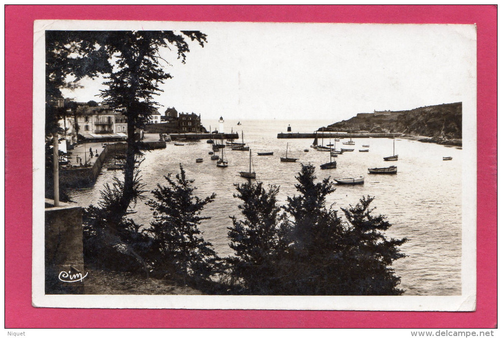 56 MORBIHAN BELLE-ILE-EN-MER, Sauzon, Vue Sur Le Port, Animée, 1932, (Nouvelles Galeries, Combier) - Belle Ile En Mer