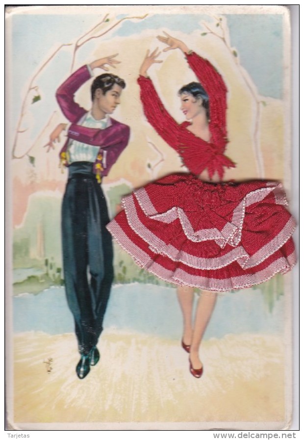 POSTAL DE ROPA Y PAPEL DE UNA PAREJA BAILANDO SEVILLANAS (SEVILLA-BAILE-ANDALUCIA) - Bailes