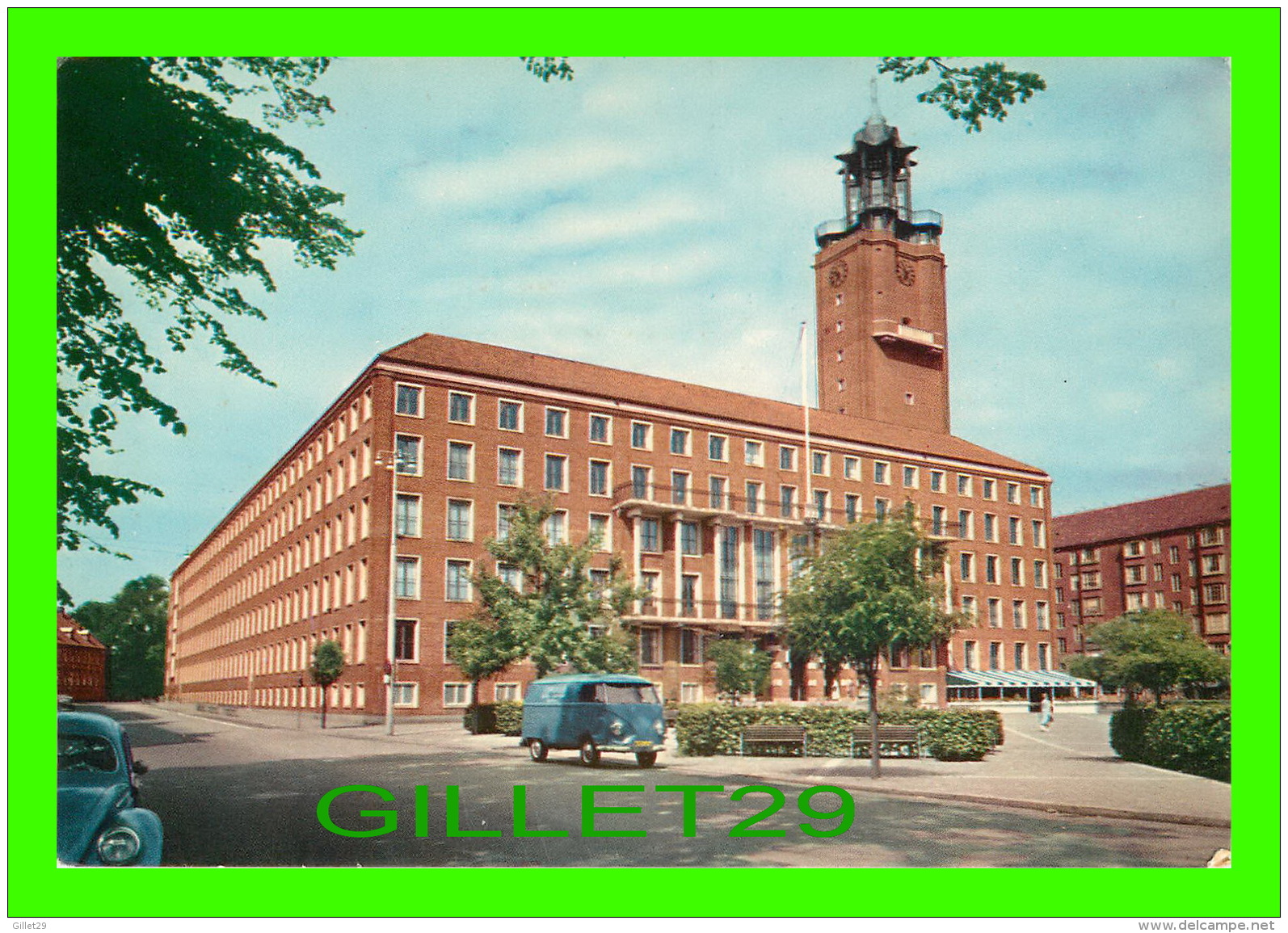 FREDERIKSBERG, DANEMARK - THE FREDERIKSBERG TOWN HALL - ANIMATED WITH VOLSWAGEN - - Danemark