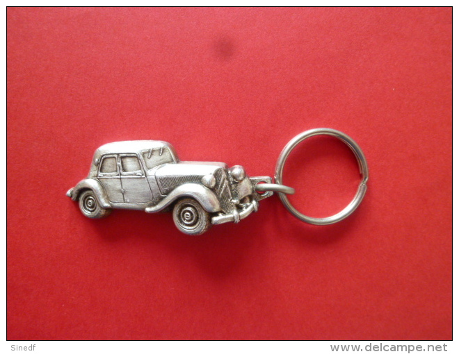 PORTE CLEF CLÉ PUBLICITÉ CITROËN TRACTION Garage LANCELEUR  Bazouges Sur Loir Sarthe Rare Pc La Fleche Argent - Porte-clefs