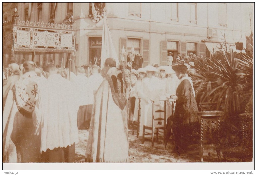 LUXEMBOURG-CARTE PHOTO-GRANDES DUCHESSES ET PRINCESSES-PROCESSION 9.05.1915-REPOSOIR DE LA RUE MARIE THERESE - Luxemburg - Town