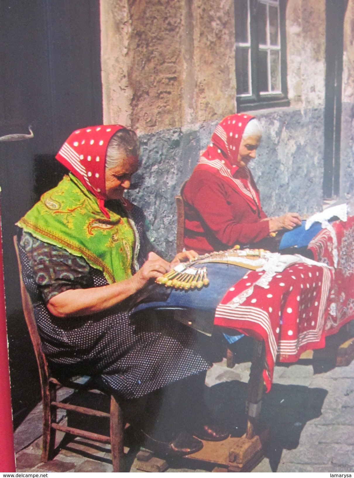 CPSM Folklore Belge Bruges Ancien Métier Les Dentellières Au Travail Carte Postale Europe Belgique Thème Personnages - Autres & Non Classés