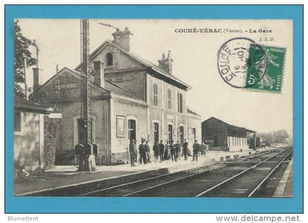 CPA Chemin De Fer La Gare De COUHE-VERAC 86 - Couhe