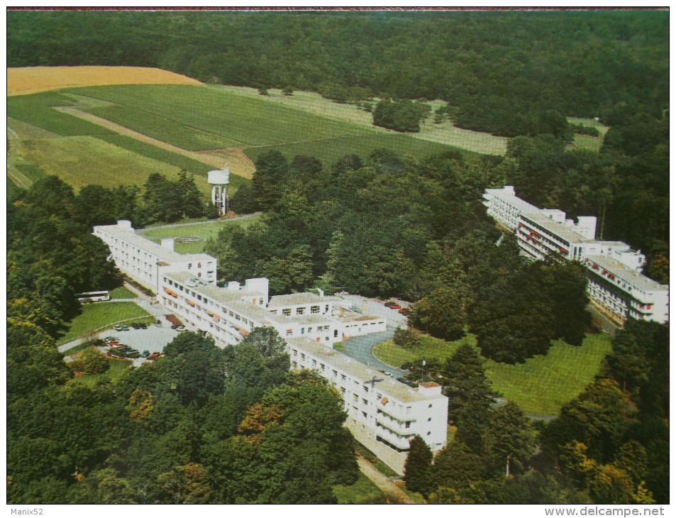 02 - VILLIERS SAINT-DENIS - Hopital - Centre Médico Chirurgical. (Vue Aérienne) - Autres & Non Classés