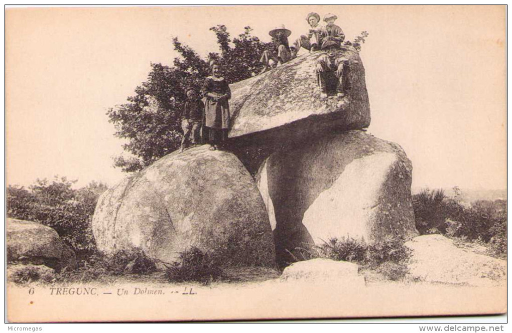 TRÉGUNC - Un Dolmen - Trégunc