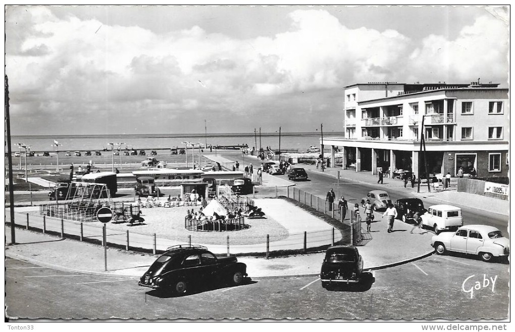 BERCK PLAGE - 62 -  La Plage Dite De L'Entonnoir - Au 1er Plan Les Jeux - SM - - Berck