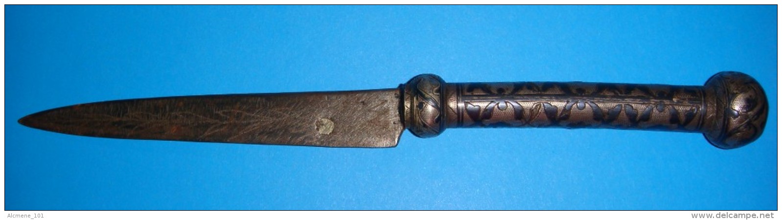 OTTOMAN (TURKISH) KNIFE WITH SILVER HANDLE DECORATED WITH NIELLO (SAVAT) TURBAN AT TOP, XIX C.A.D. - Art Oriental