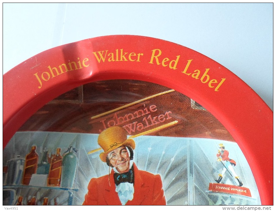 TRES BEAU CENDRIER JOHNNIE WALKER RED LABEL    ****  A   SAISIR  **** - Metallo