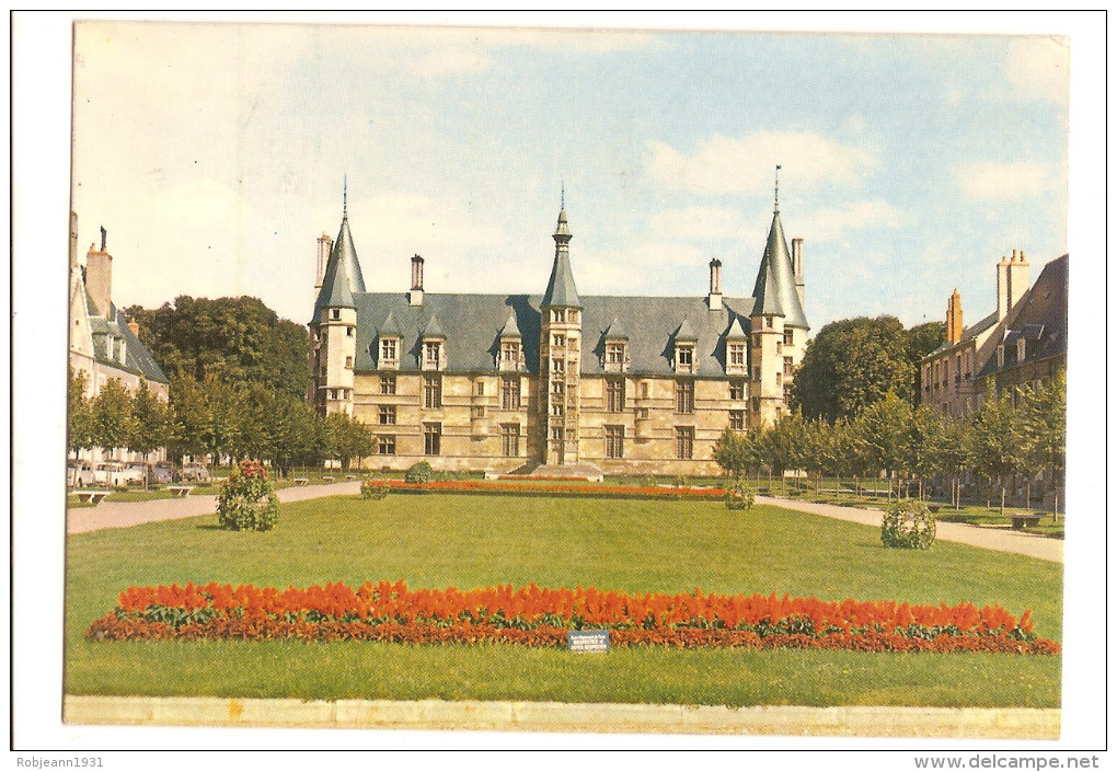 Nevers (58) Le Palais Ducal ( Chateaux Des Anciens Ducs De Nevers ) - Nevers