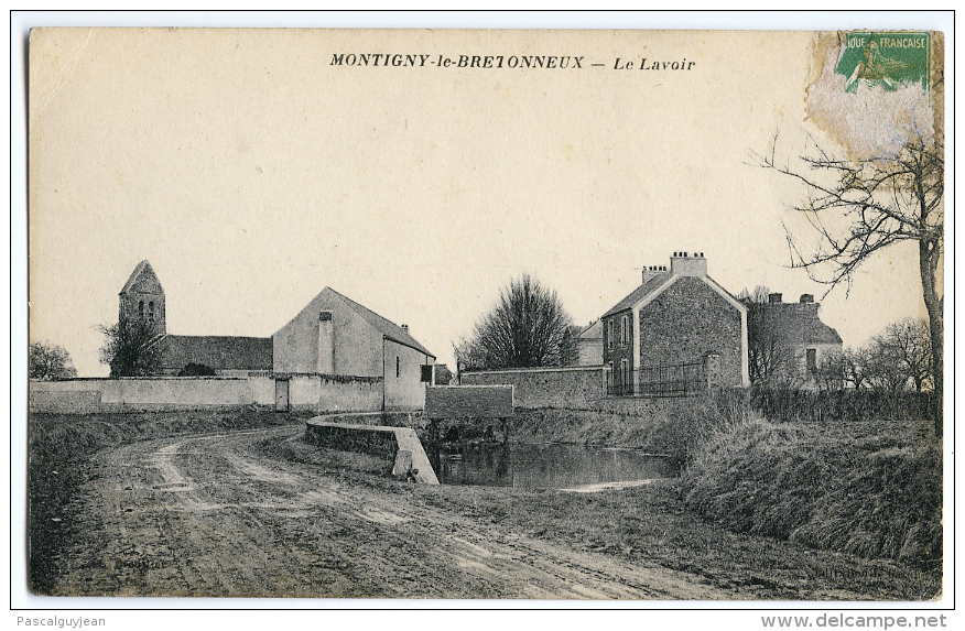 CPA MONTIGNY LE BRETONNEUX - LE LAVOIR - Montigny Le Bretonneux