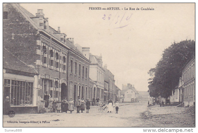 62 - Pernes-en-Artois - La Rue De Camblain (belle Animation, Librairie Bourgeois-Gilbert) - Autres & Non Classés