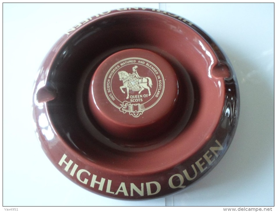 TRES BEAU CENDRIER HIGHLAND  QUEEN  QUEEN OF SCOTS   ***    SUPERBE  A   SAISIR  ***** - Porcelaine