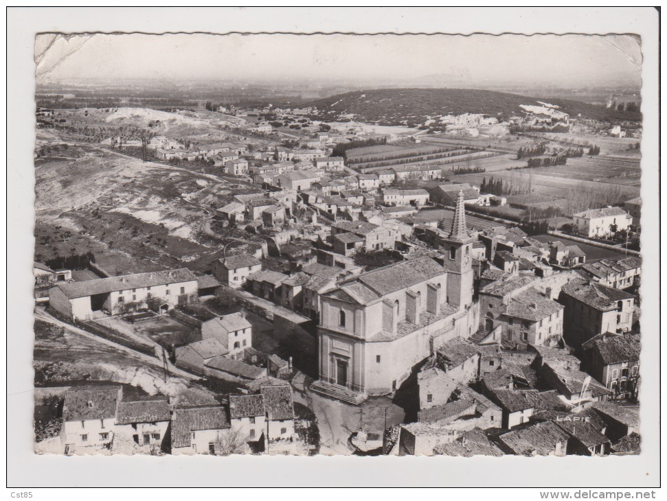 CPSM Grand Format - EN AVION AU DESSUS DE ... CAUMONT SUR DURANCE - L'Eglise - Caumont Sur Durance