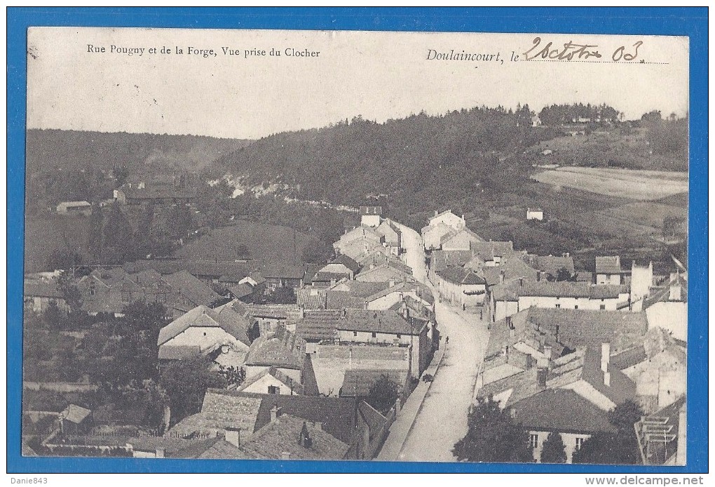 CPA Dos Simple - HAUTE MARNE - DOULAINCOURT - RUE POUGNY ET DE LA FORGE, VUE PRISE DU CLOCHER - Cliché Roger Lapetite - Doulaincourt