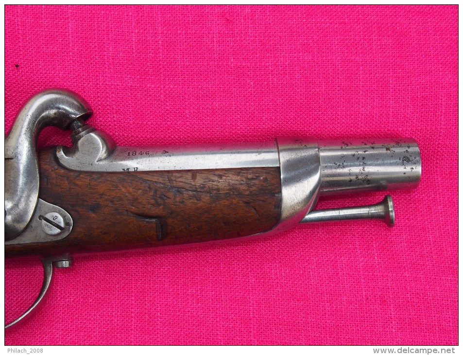 pistolet francais a percussion de gendarmerie modele 1842