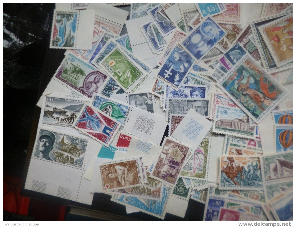 FRANCE SPLENDIDE VRAC NEUF XX AVEC CARNETS ANNEES 70s. ENVIRON 4000 TIMBRES !!! DEPART 1 EURO !!!