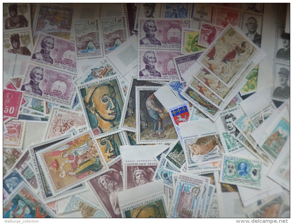 FRANCE SPLENDIDE VRAC NEUF XX AVEC CARNETS ANNEES 70s. ENVIRON 4000 TIMBRES !!! DEPART 1 EURO !!!